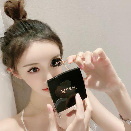 大眼睛美女头像高清图片