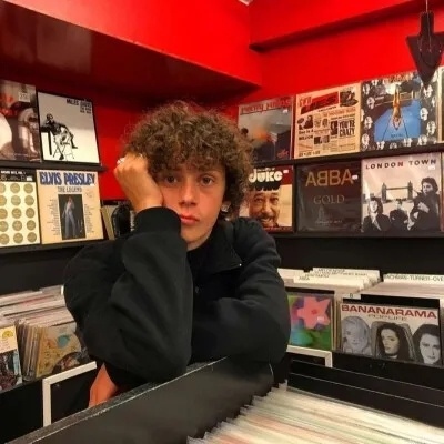 北欧风格头像男