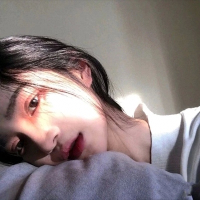 高清高冷好看的御姐头像图片