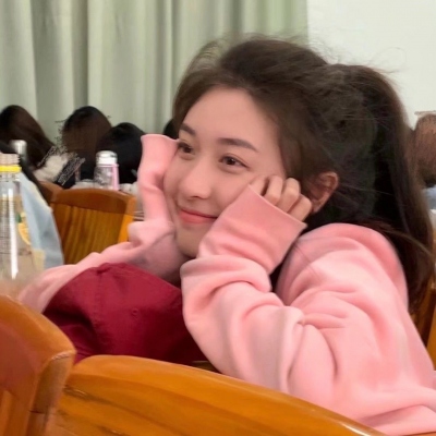 甜美笑容阳光少女头像表情包