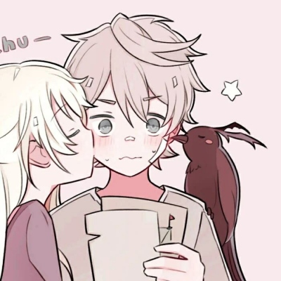 女生亲吻男生脸颊的动漫情侣头像图片