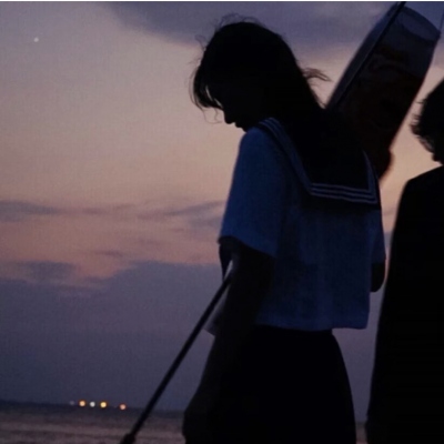 高清一左一右的情头情侣双人夜景图片,情侣头像图片