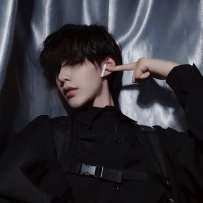 暗黑系超好看男生真人头像大全