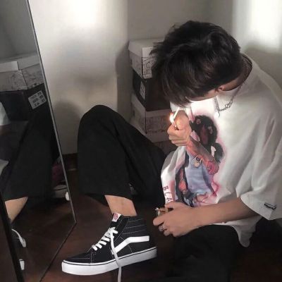 风流倜傥韩版男生头像图片