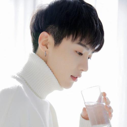 一个帅哥头像图片你使用一年也不用换了