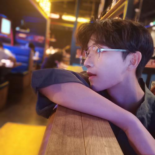 帅哥头像真人头像可爱