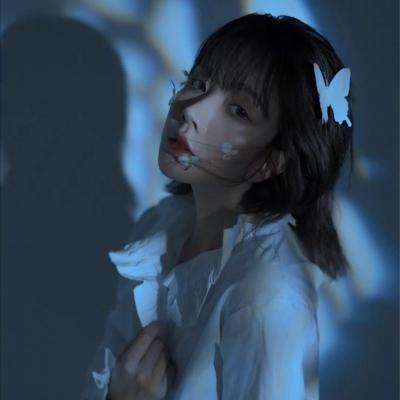 亮色系女孩头像