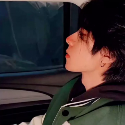 成熟帅气男生头像高清