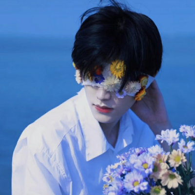 精选悲伤男生个性头像图片