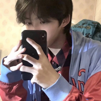 ins风帅气阳光男孩头像