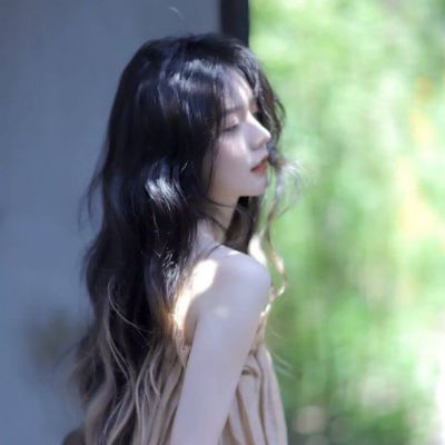 长发大方美女头像图片