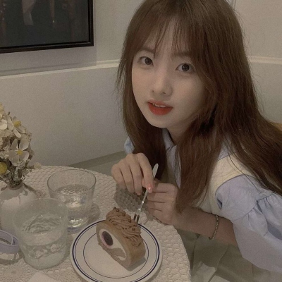 好看的高清女生真人版头像图片