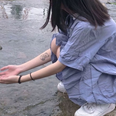 冷漠悲伤的女生头像图片