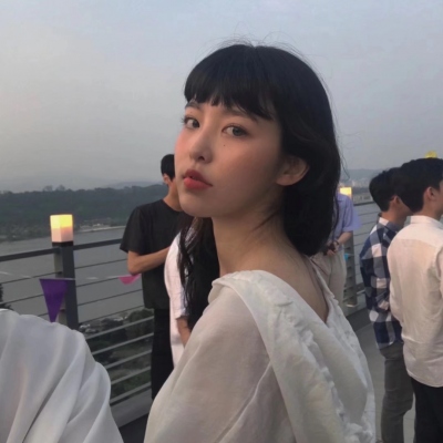 蕾丝性感美女头像高清