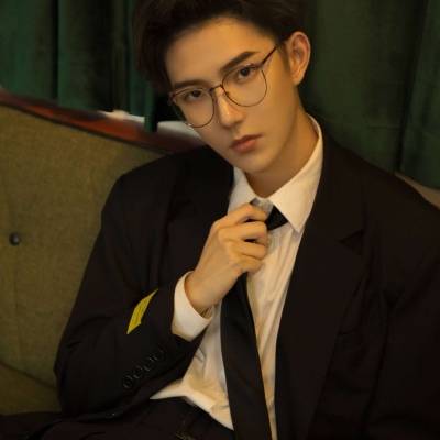 最好看的阳光气质男生头像