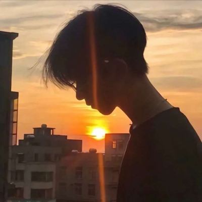 十分冷傲的男生头像