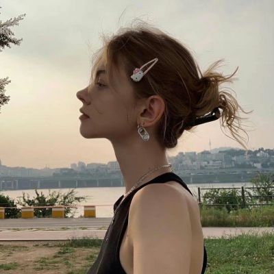 真人贵妇气质女人头像